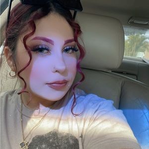 Meet your Posher, Selina